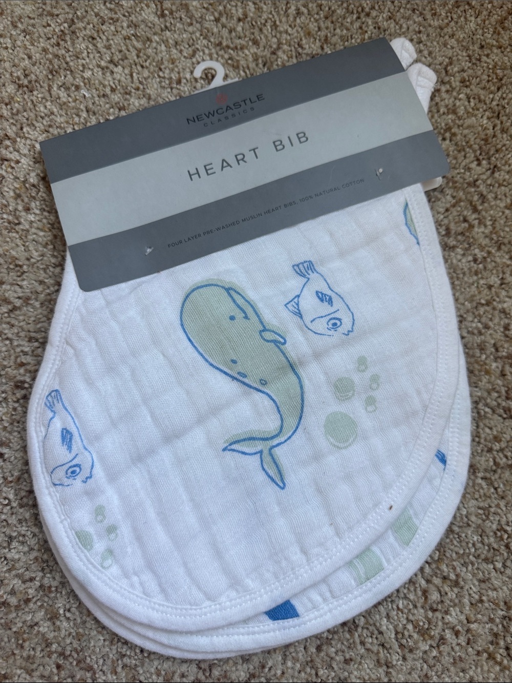 Newcastle Classics Heart Bib Set - White with Blue & Green Whale Print